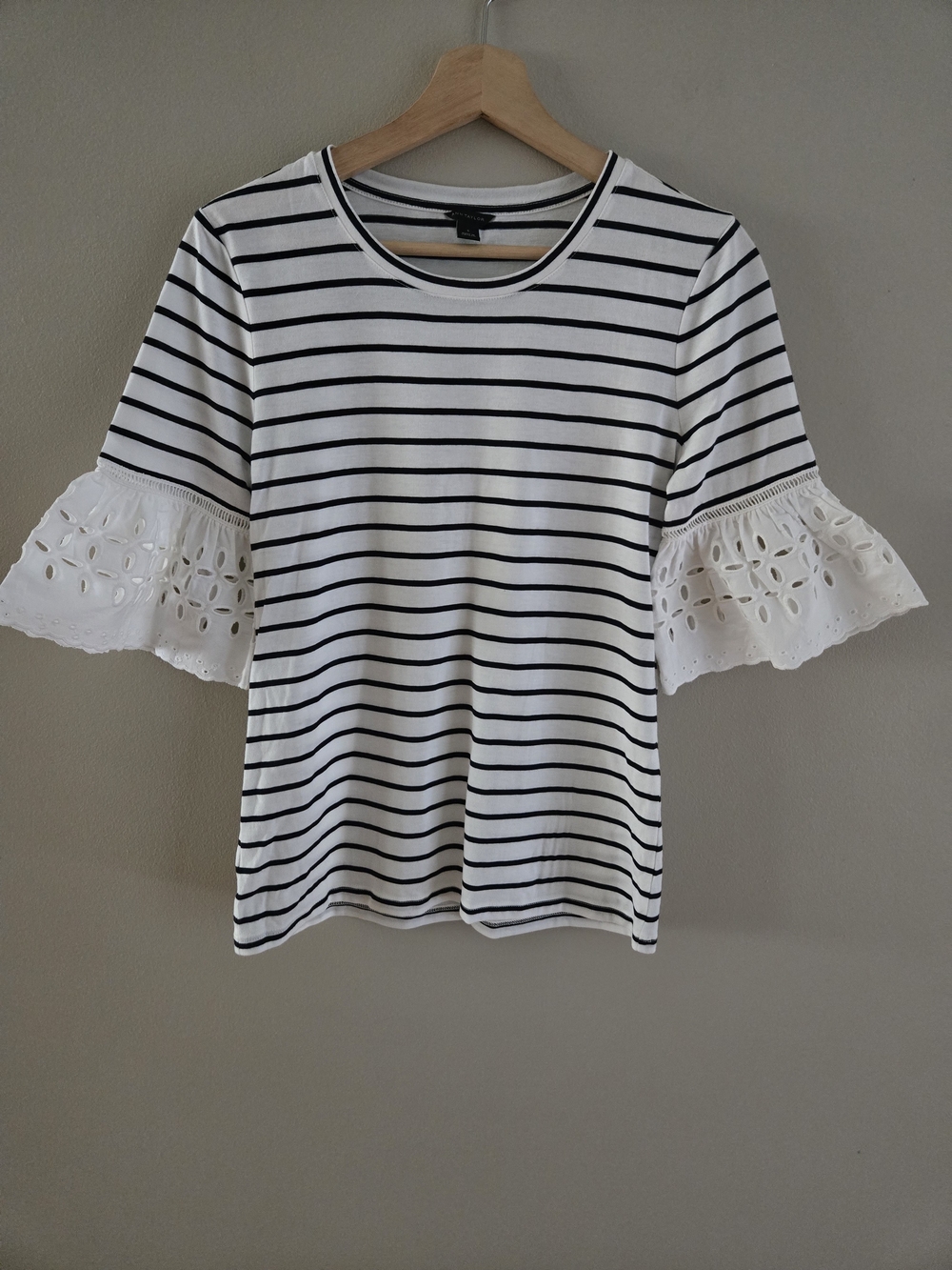 Ann Taylor White & Black Striped Eyelet Flare Sleeve Top Womens Small Cotton